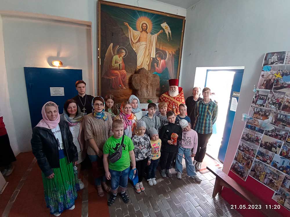 Воспитанники воскресной школы Духовского храма совершили поездку по Кировскому району