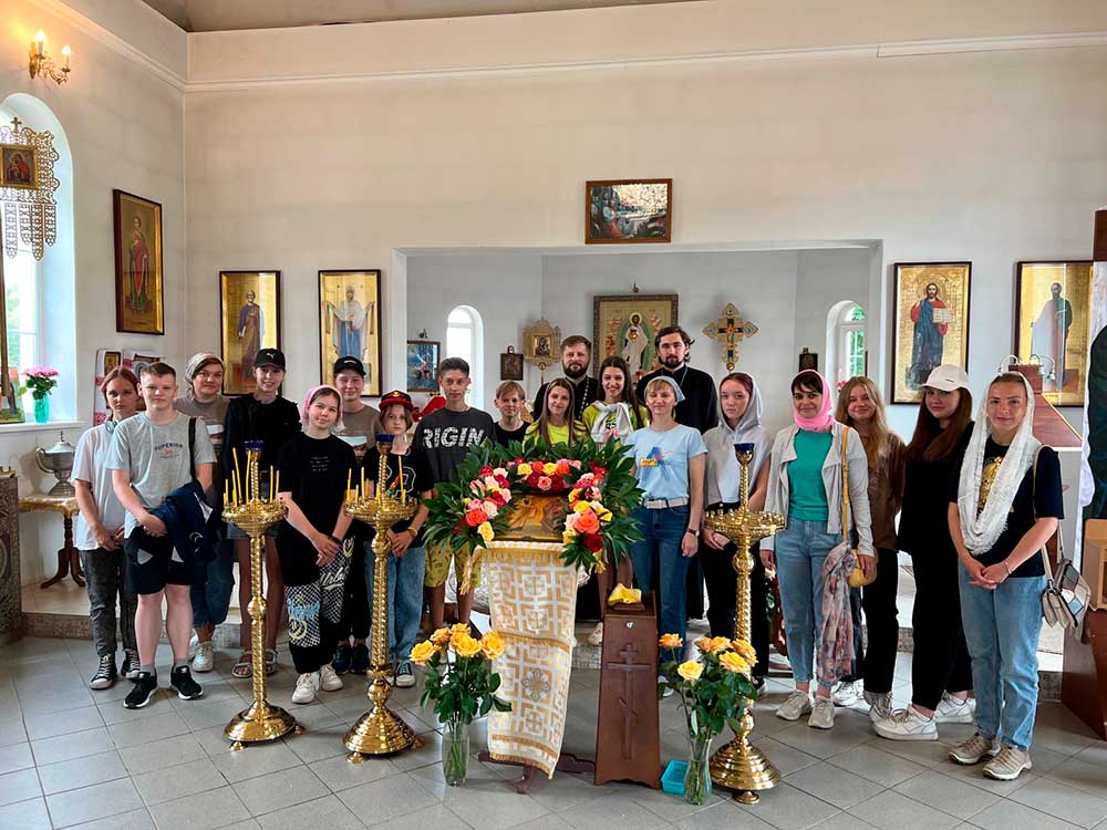 Молодые прихожане храма «Целительница» приняли участие в поездке по Осиповичскому району