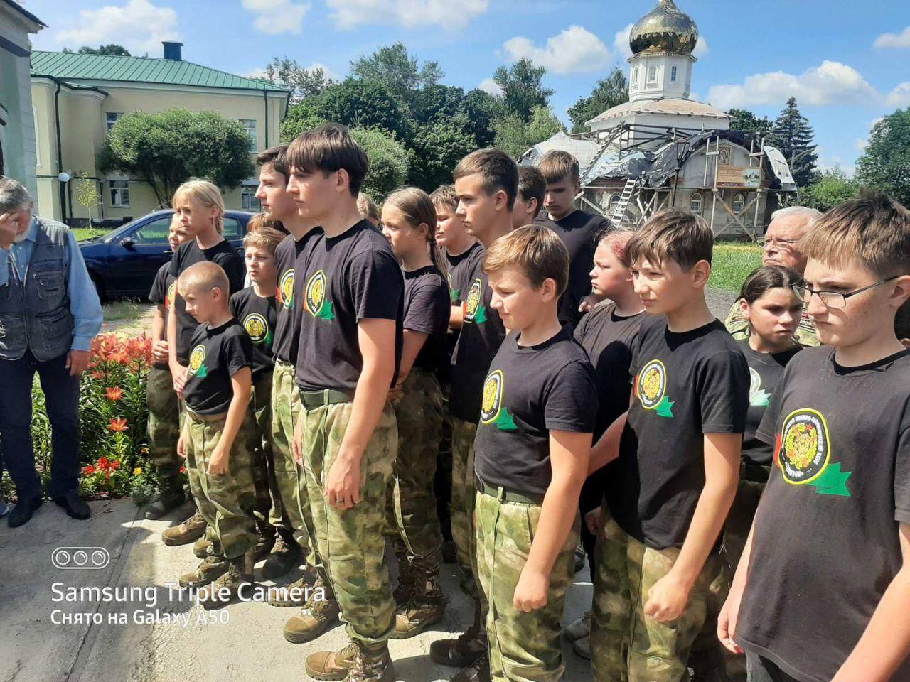 Воспитанники ВПК «Гарнизон» приняли участие в благоустройстве территории женского монастыря г. Бобруйска