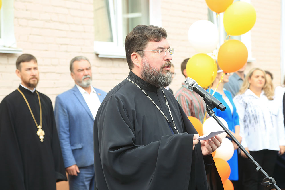 Приветственное слово епископа Серафима на торжественной линейке гимназии №3 г. Бобруйска