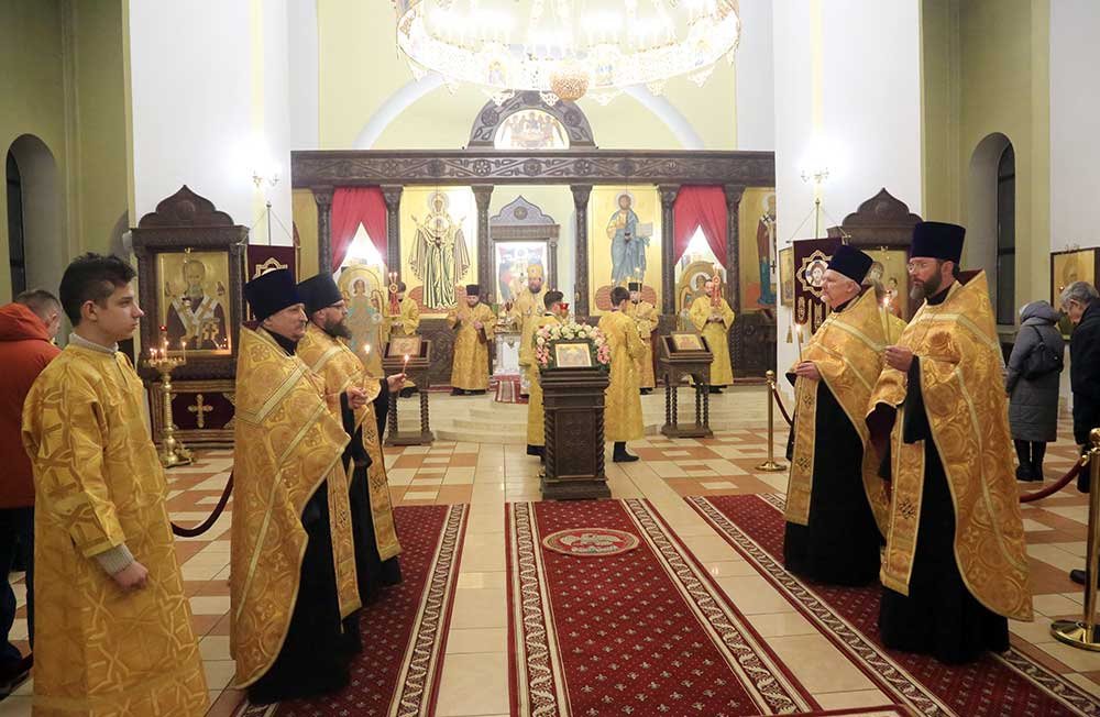 В канун Недели 26-й по Пятидесятнице епископ Серафим совершил всенощное бдение в Никольском кафедральном соборе г. Бобруйска