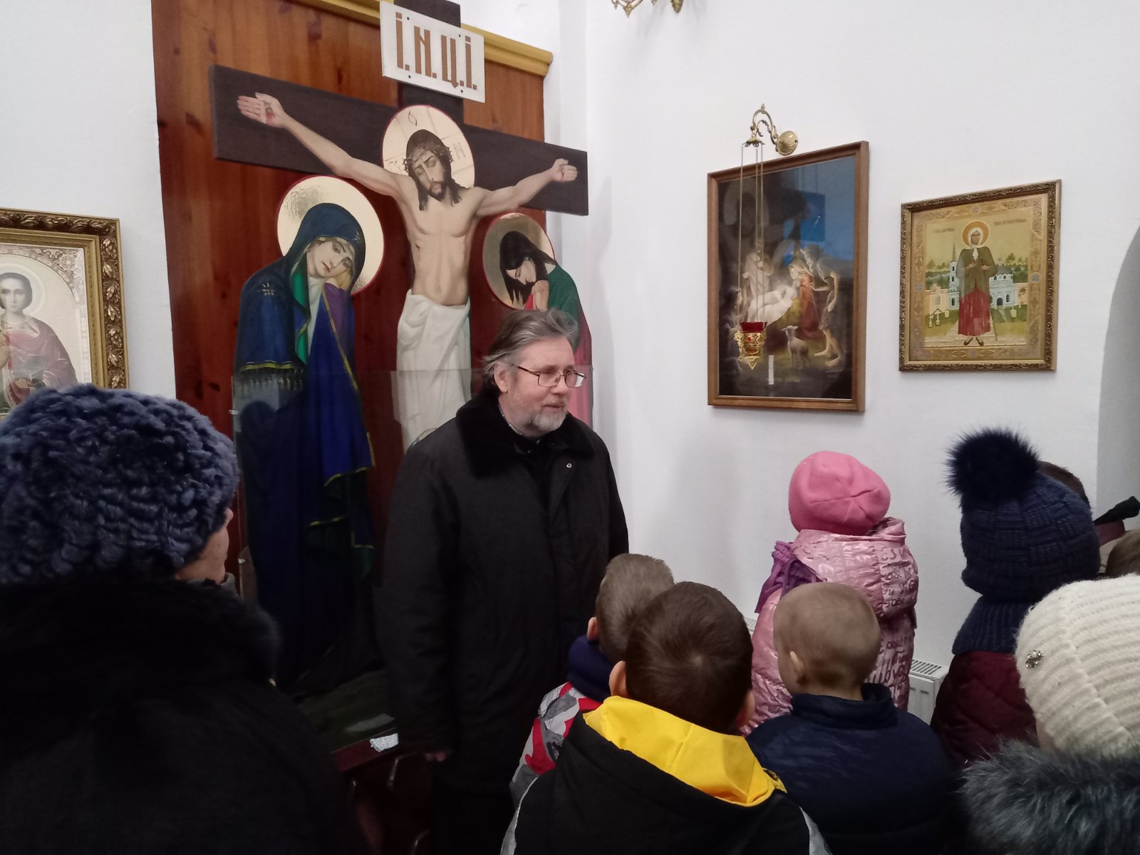 Протоиерей Сергий Андреев провел экскурсию по храму для воспитанников зимнего лагеря ГУО «Средняя школа №1 г. Кличева»