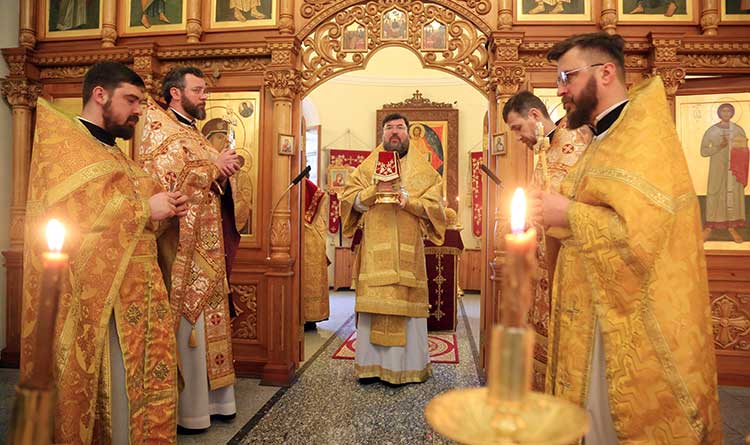 Воскресная Божественная литургия в Иверском храме г. Бобруйска