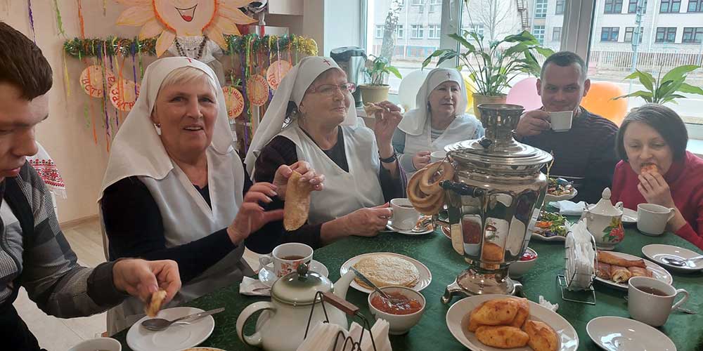 Сестры сестричества Благовещенского храма г. Кличева посетили отделение дневного пребывания для инвалидов