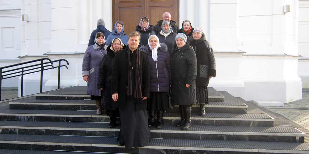 Прихожане Космо-Дамиановского храма д. Любоничи посетили Полоцкий Спасо-Евфросиниевский женский монастырь