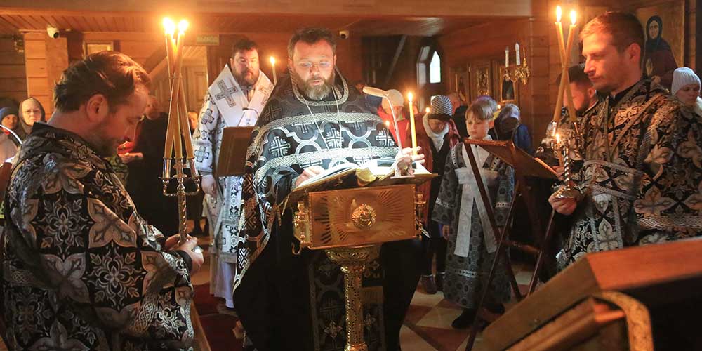 В храме иконы Божией Матери «Целительница» г. Бобруйска епископ Серафим возглавил последнюю в этом Великом посту Пассию