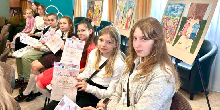 В Бобруйске подвели итоги конкурса детских рисунков «Пасхальная радость»