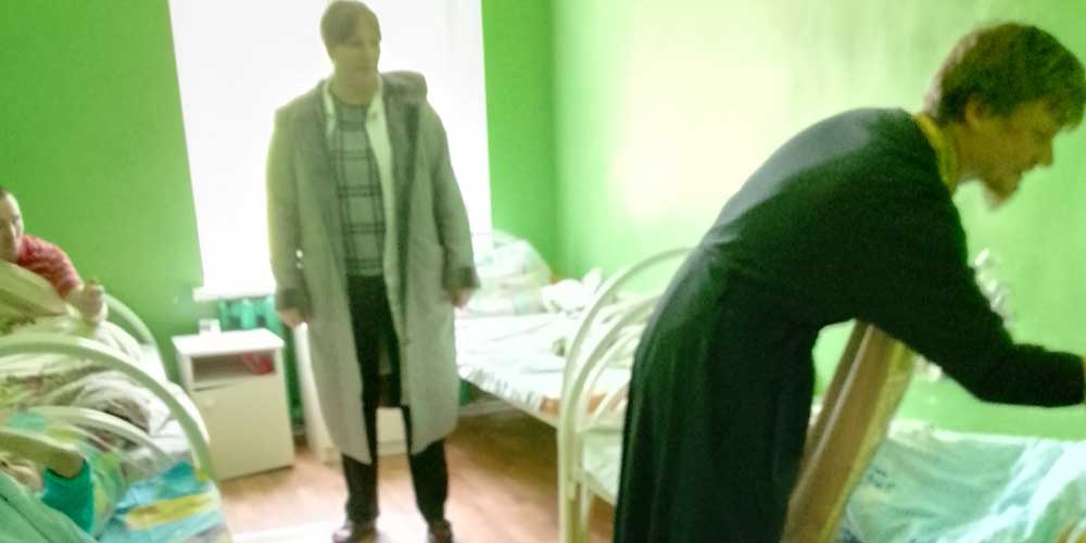Иерей Максим Киреев посетил Любоничскую больницу сестринского ухода