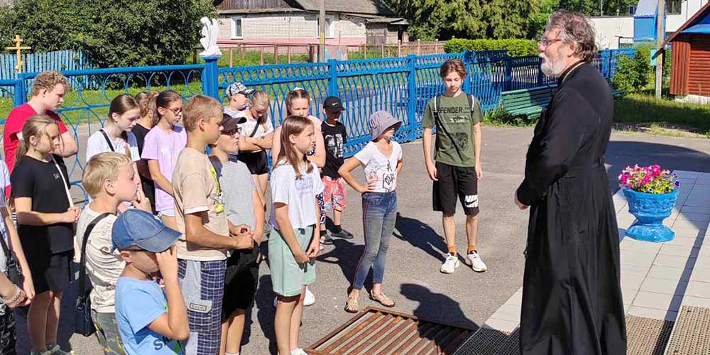 Благовещенский храм г. Кличева посетили воспитанники летнего лагеря «Эрудит»