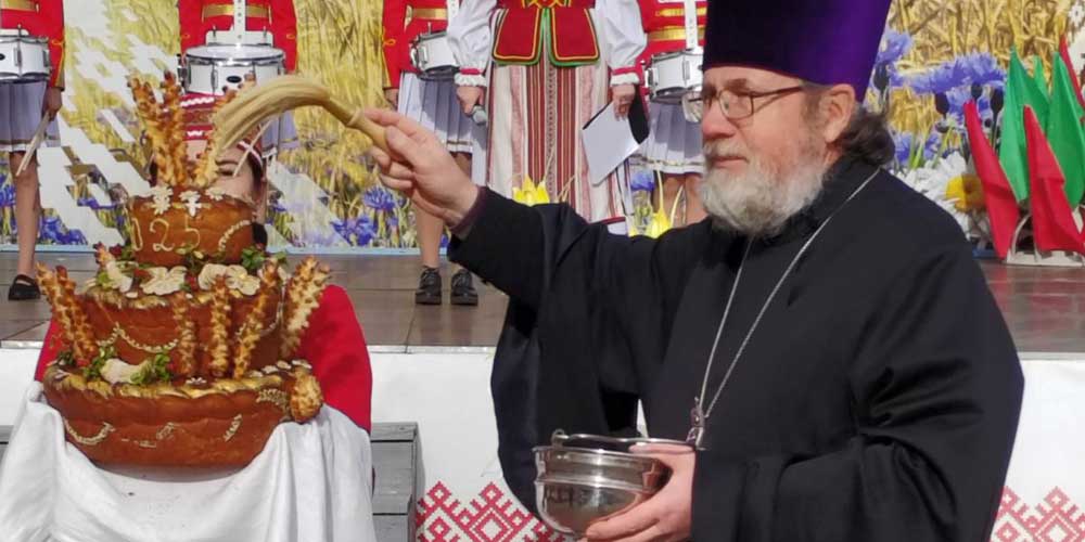 Протоиерей Сергий Андреев принял участие в районном празднике «Дожинки-2025»