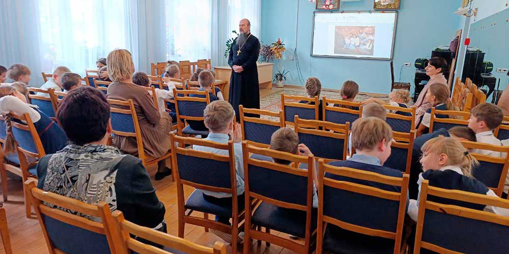 Протоиерей Виктор Толох встретился с детьми