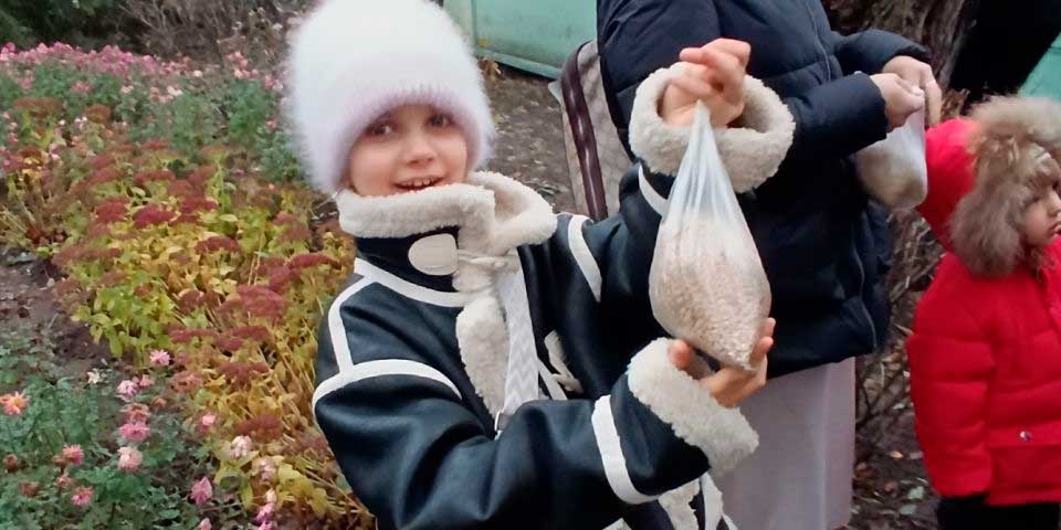 Зимний марафон доброты. В Елисаветинском храме г. Бобруйска стартовала акция поддержки птиц