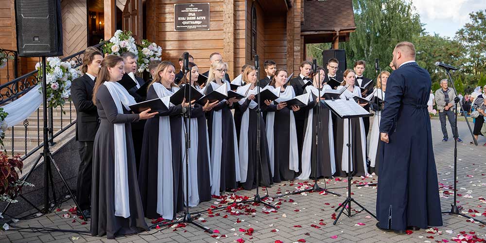Колокольный звон, ярмарка и концерт: в Бобруйске состоялся вечер колокольного звона